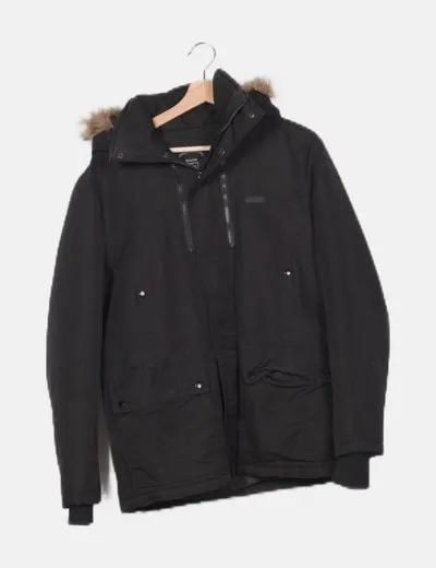 Bershka Parka negra capucha