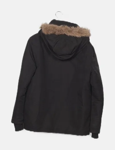 Bershka Parka negra capucha