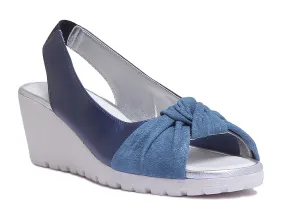 Flexx Lamu Sandalia de piel con tacón de cuña para mujer en marino