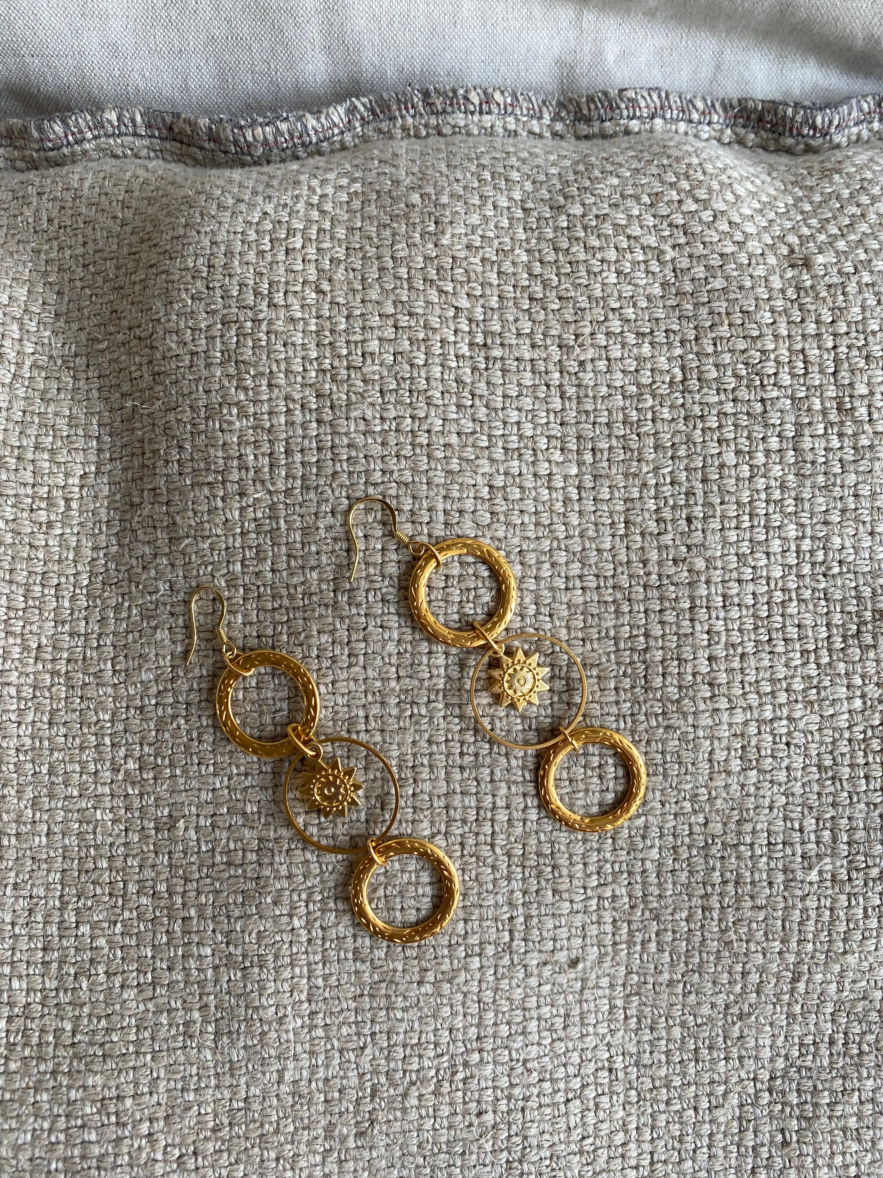 Pendientes Golden Soleil