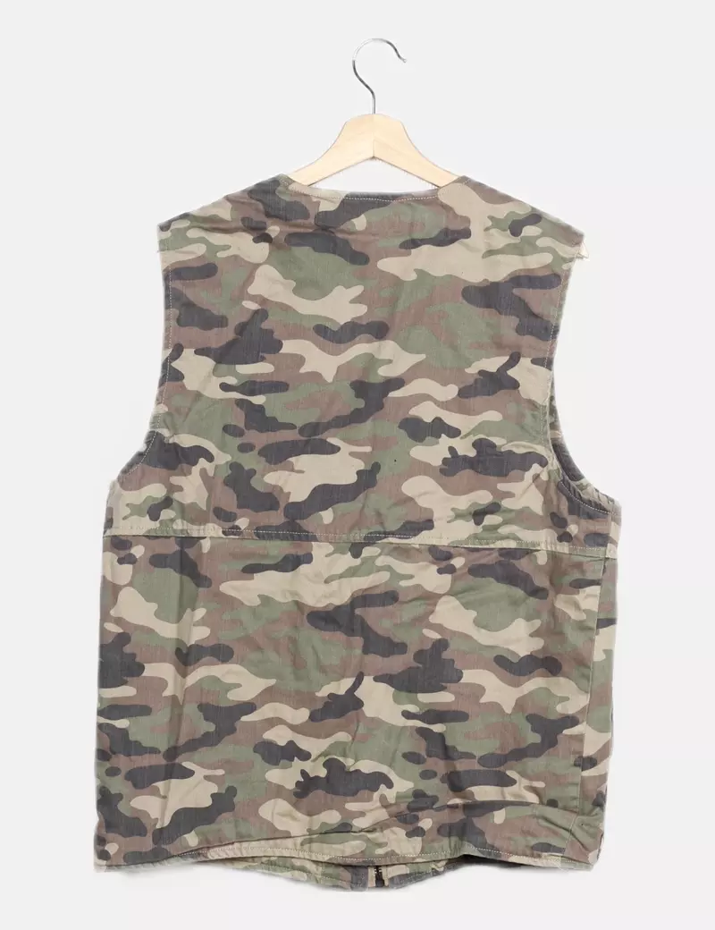 Pull&Bear Chaleco estampado militar